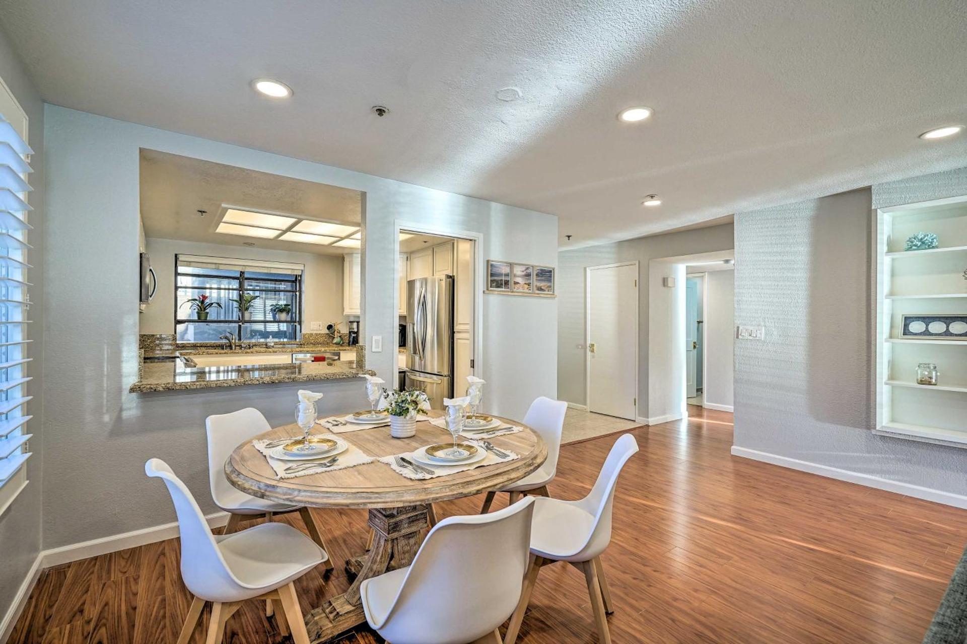 Less Than 1 Mi to Mussel Rock Park! Cliffside Pacifica Gem