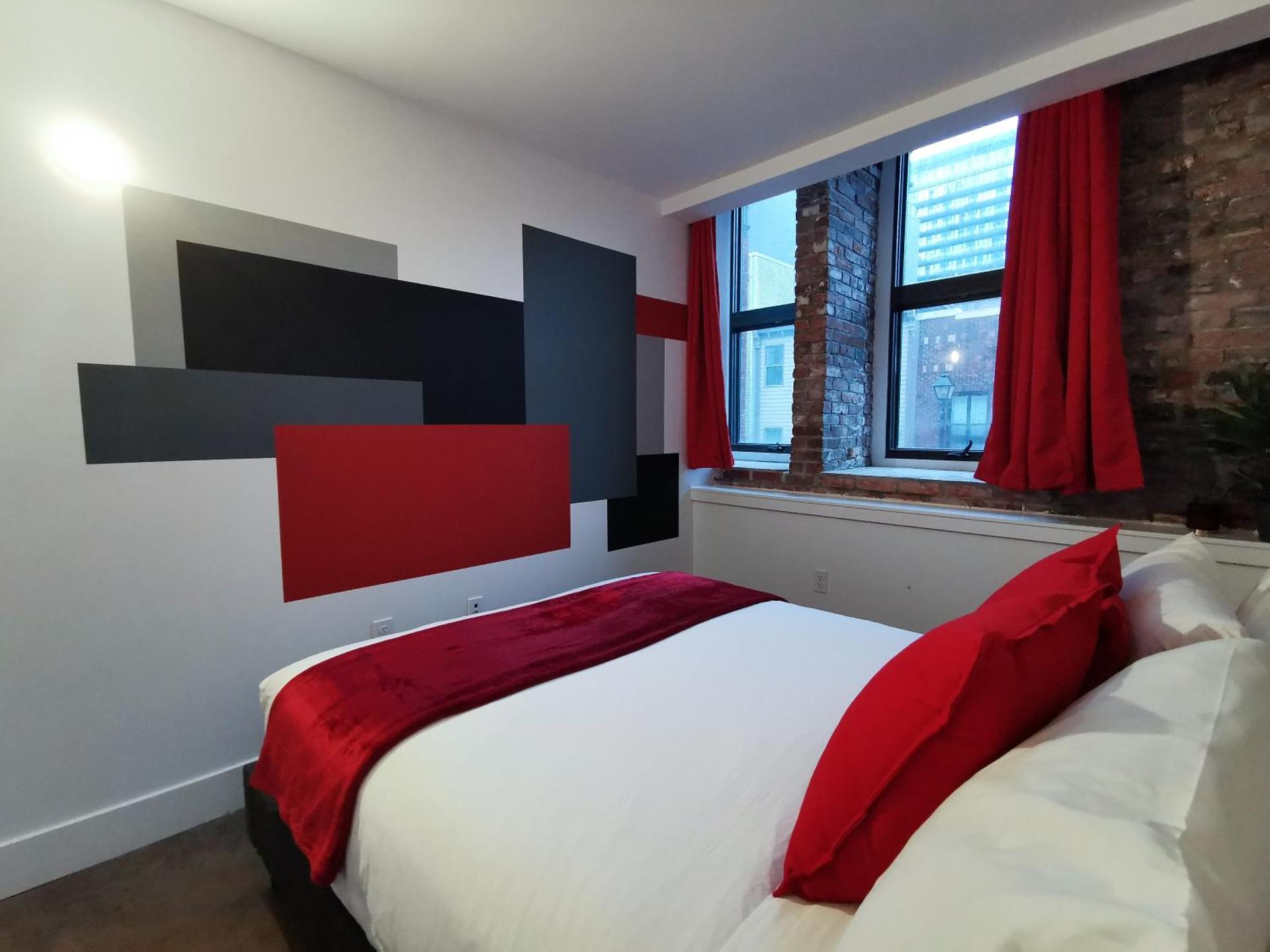 Cameo Hotel and Suites