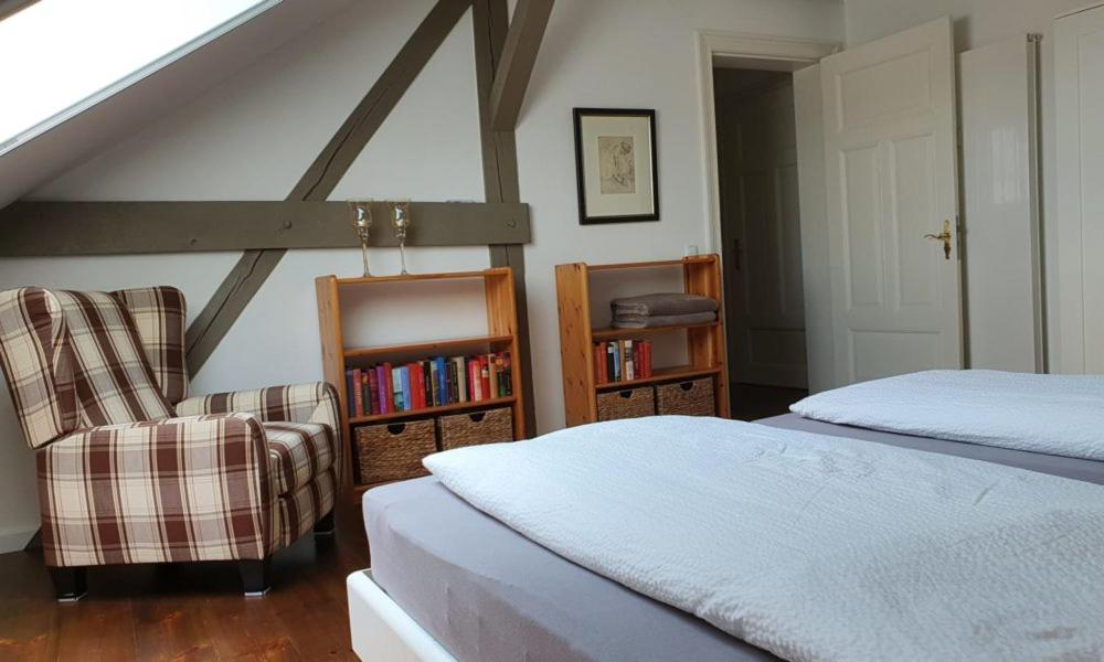 LoggiaHaus am Schloss, 5 Ferienwohnungen, teils mit Schloss- und Seeblick