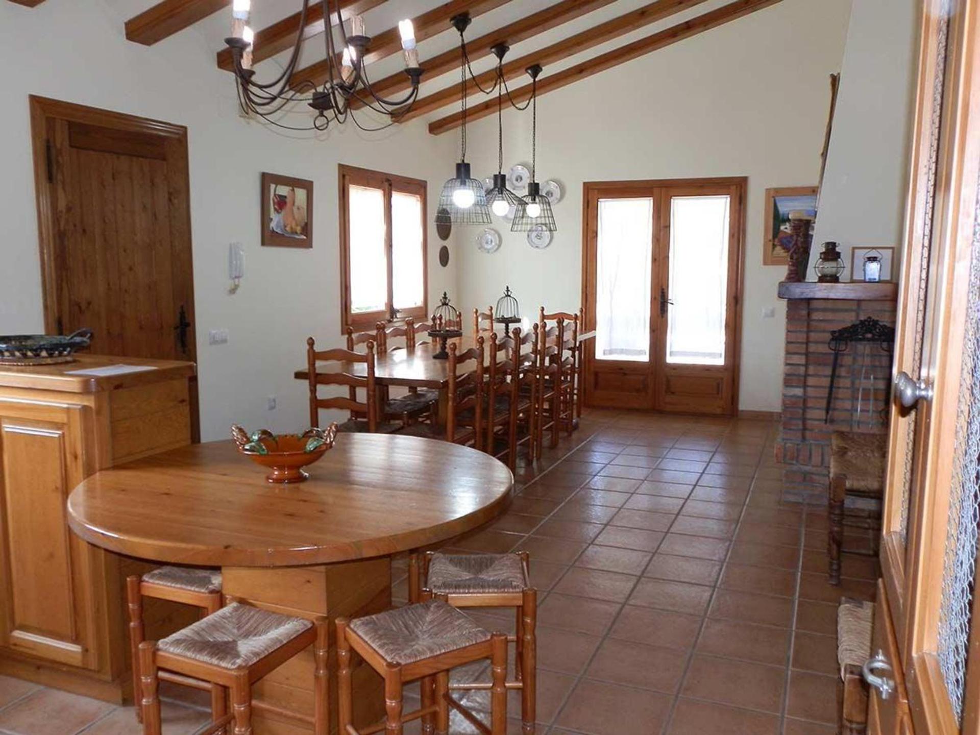 Casa con Piscina Privada, Cerca del Mar, WiFi Gratis, Aire Opcional, Mascotas y Playa para Perros - ES-184-10