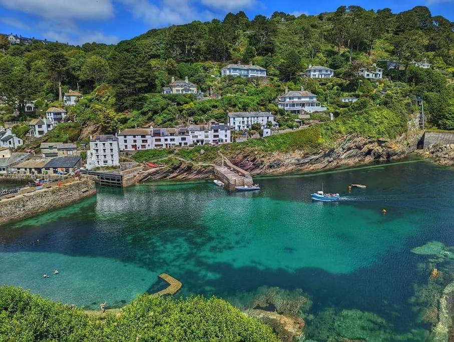 Bijou Coastal Apartment in Polperro With Hot Tub, Onsite Parking 5 min Downhill Walk To Village