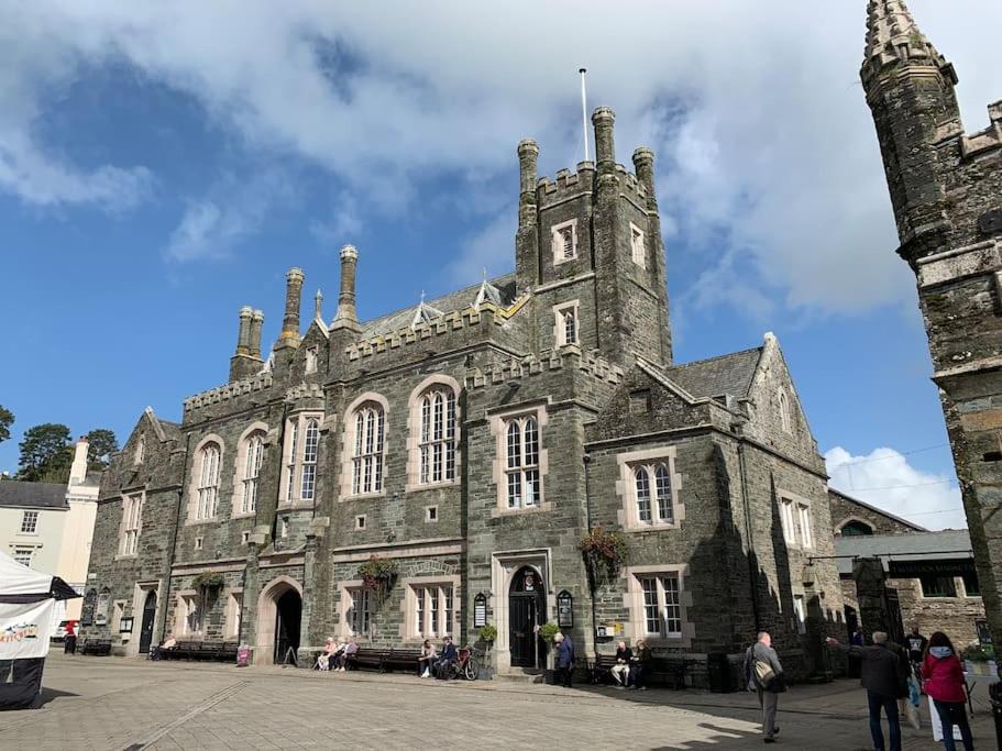 The Lighthouse, Boutique apartment in the town centre