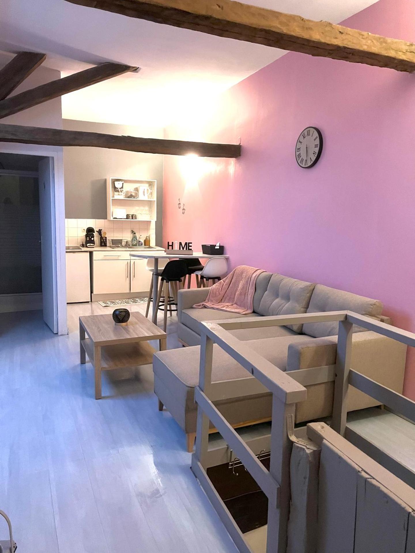 Chablis: grand studio en plein centre ville