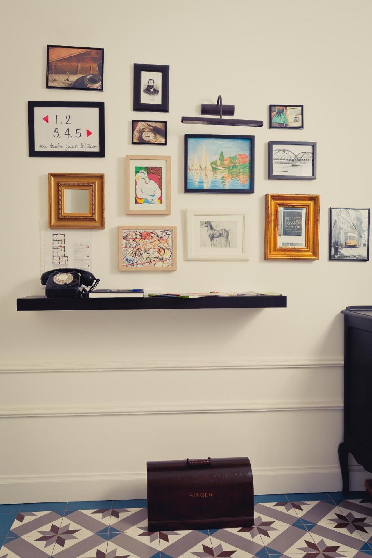 Communal lounge/ TV room