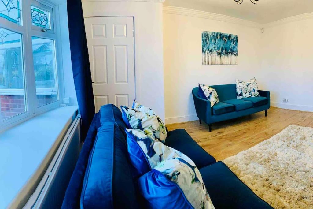 Homely Detached 3 bedroom house near Sheffield