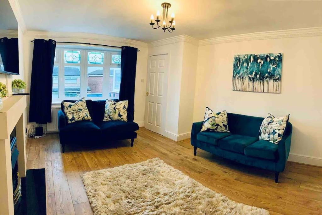 Homely Detached 3 bedroom house near Sheffield