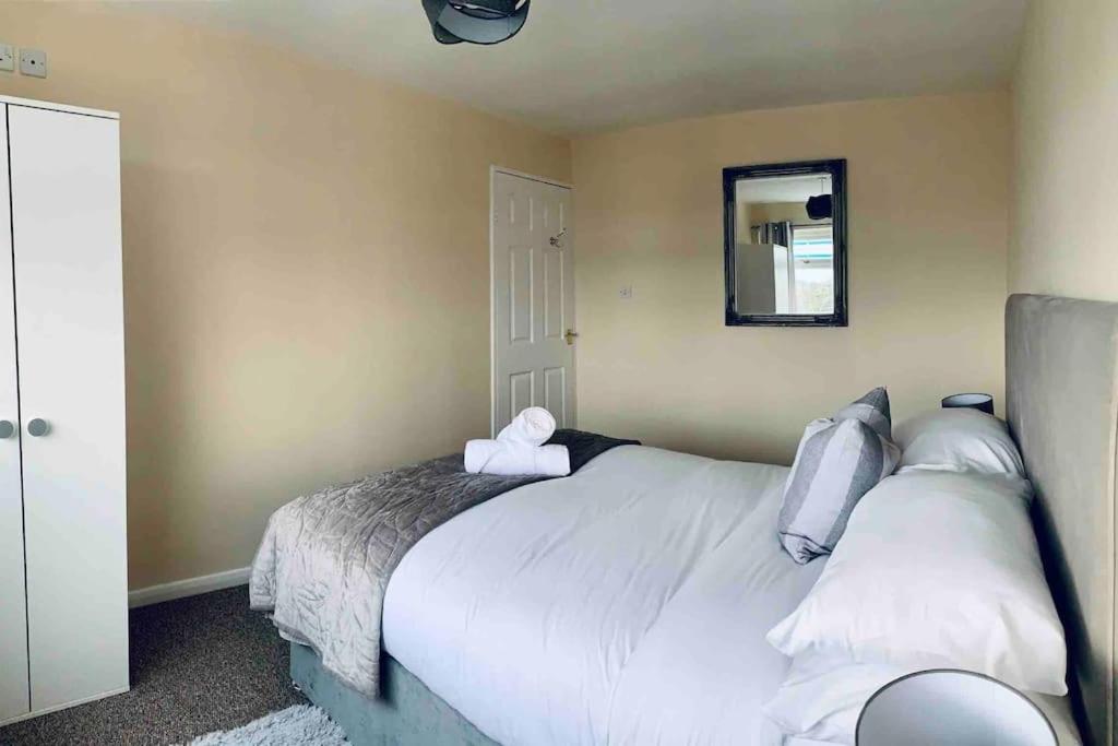 Homely Detached 3 bedroom house near Sheffield