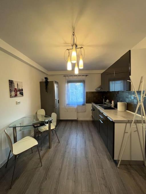 Mall Vitan studio Eveline