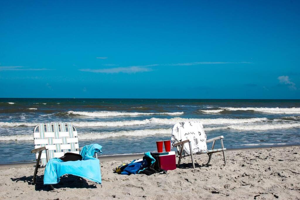 Tahitian Cottage - Heated Pool Walk to the Beach