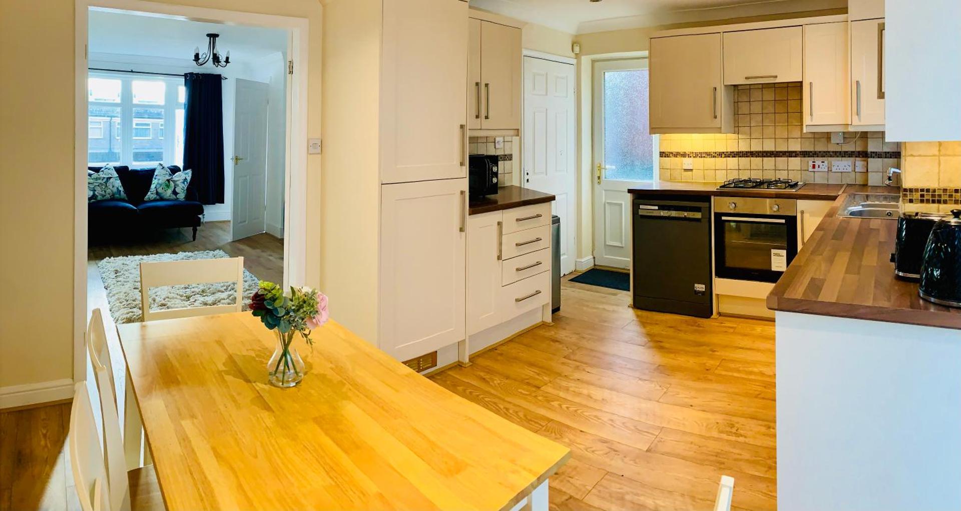 Homely Detached 3 bedroom house near Sheffield