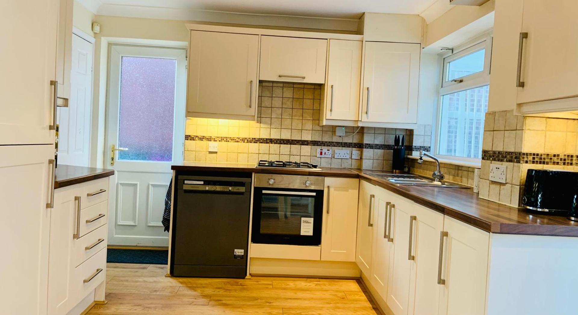 Homely Detached 3 bedroom house near Sheffield