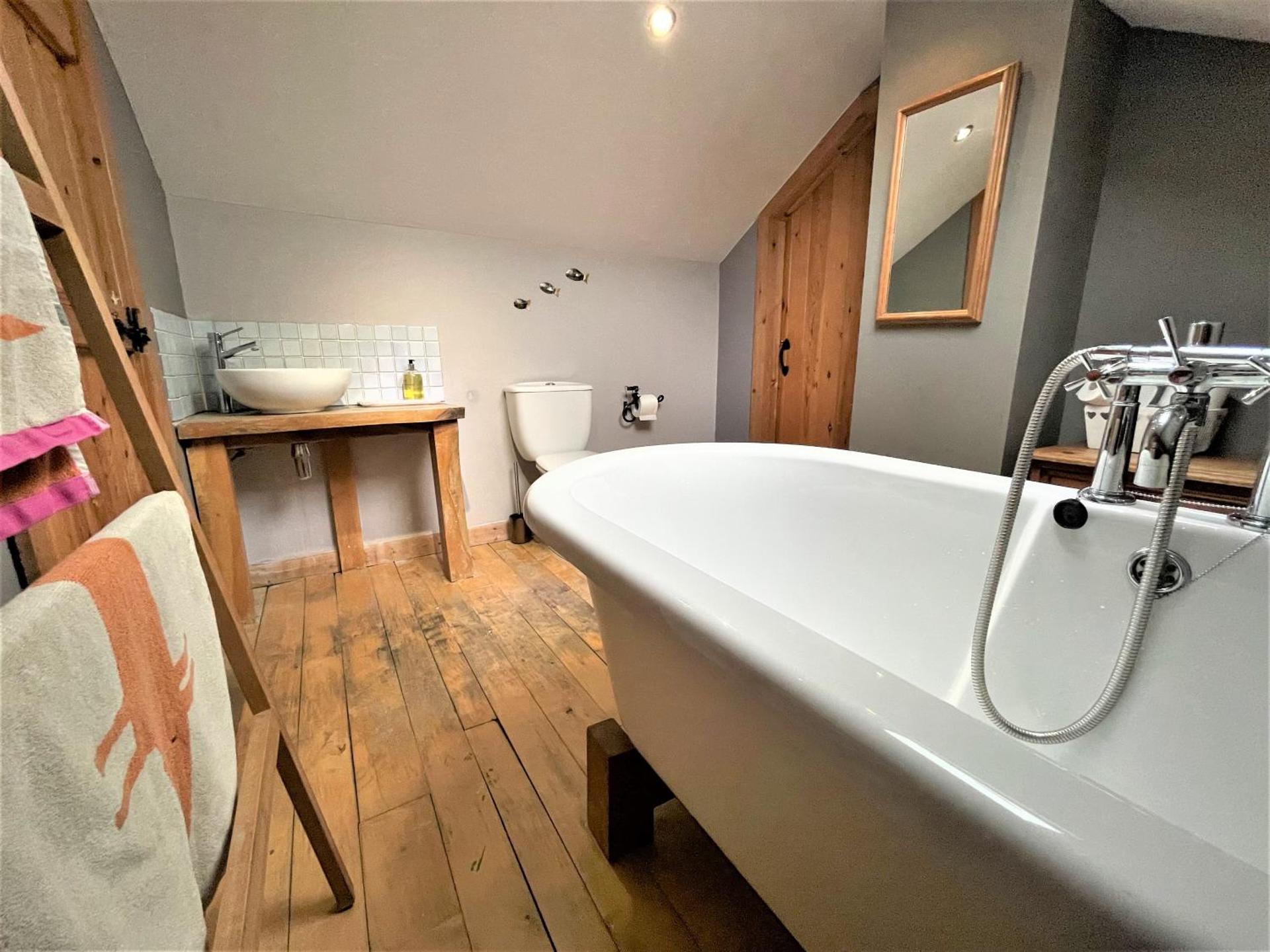 Inglefall & Jasmine Cottages