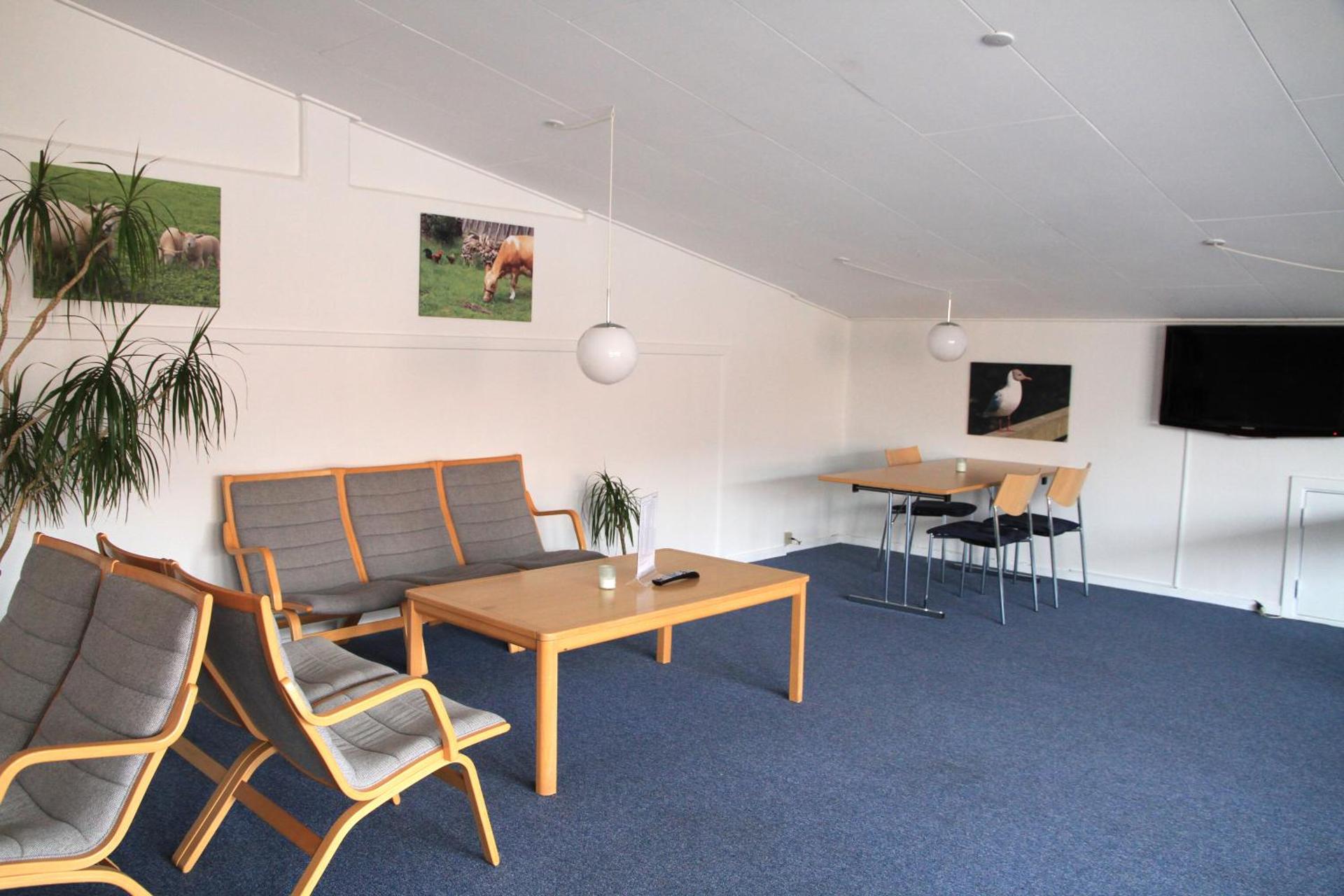 Communal lounge/ TV room