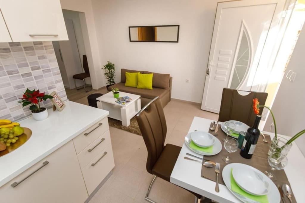 Kuća za odmor ARIJA sa velikim vanjskim bazenom