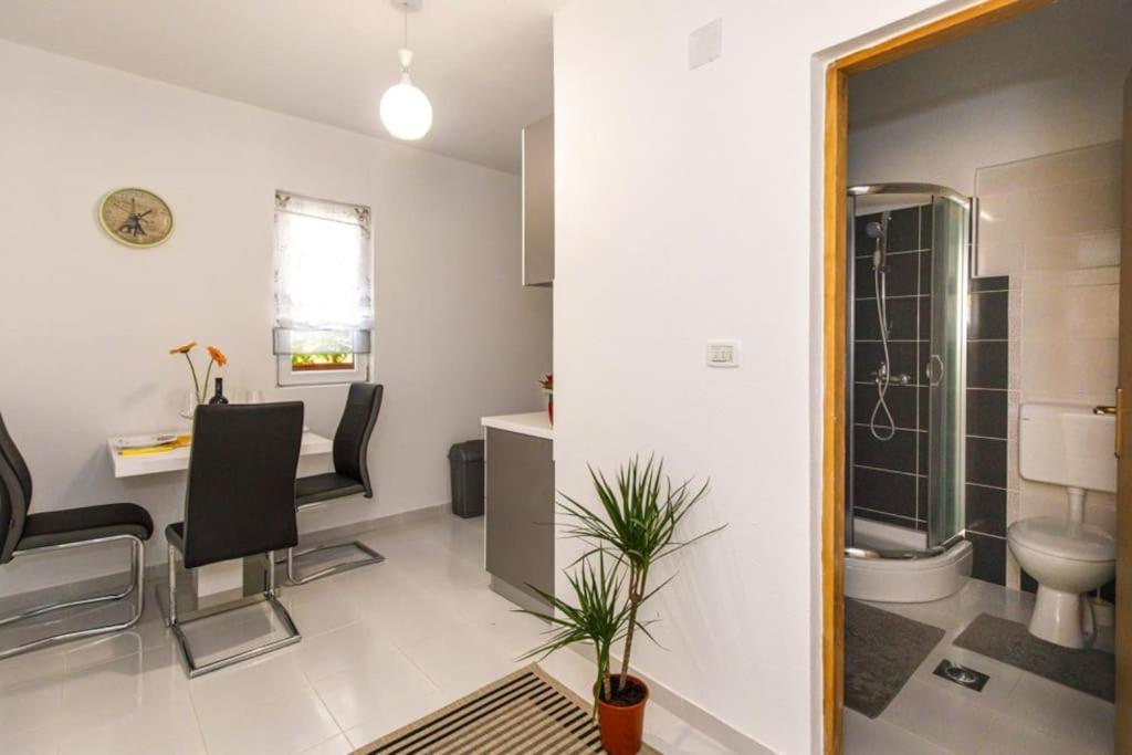 Kuća za odmor ARIJA sa velikim vanjskim bazenom