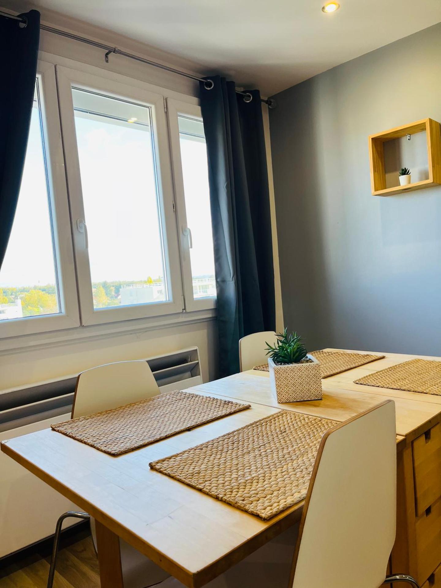 3 chambres Situation idéale Aux portes de Lyon Tout confort