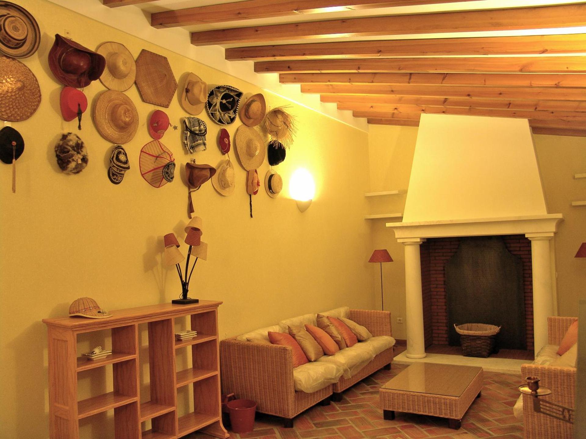 Communal lounge/ TV room