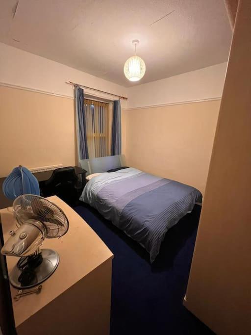 Big fireplace aga hot tub wet room barn garage