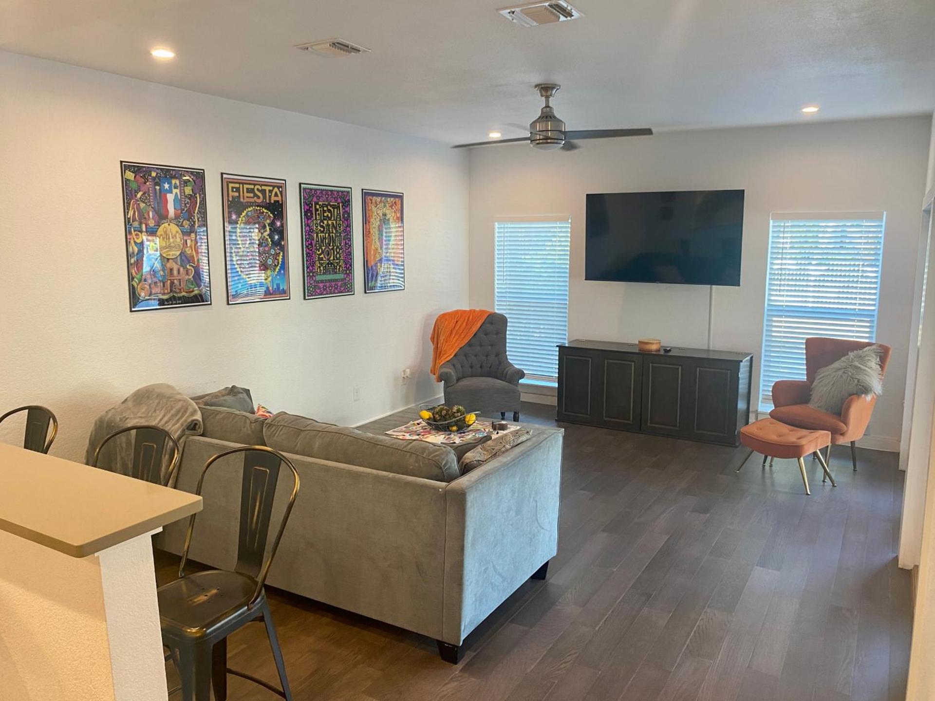 Communal lounge/ TV room