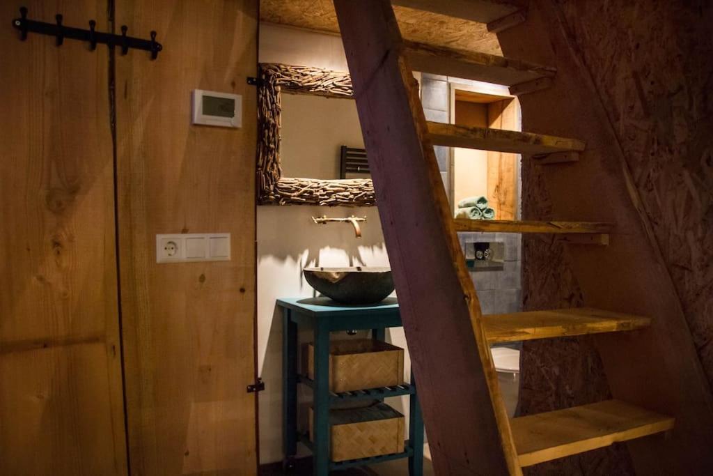 Balistyle guesthouse incl Hottub near Amsterdam and Haarlem