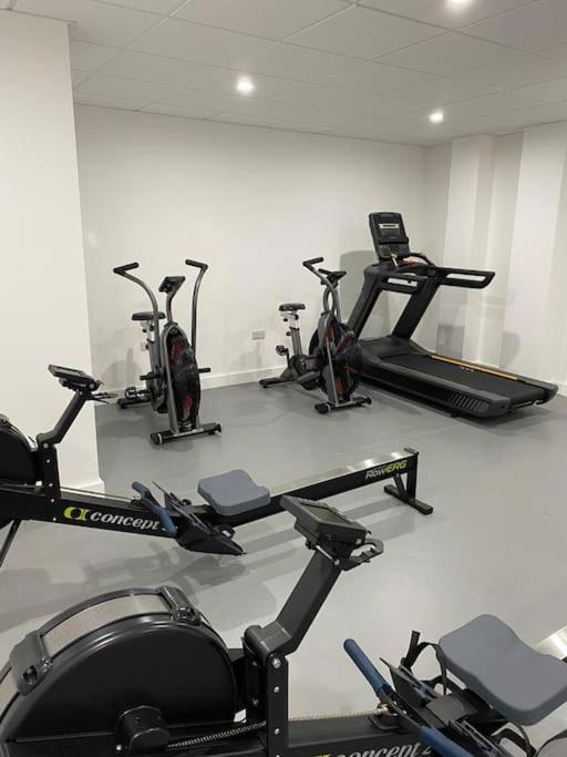 Brand new luxury apartment with free parking and gym