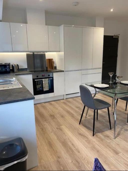 Brand new luxury apartment with free parking and gym