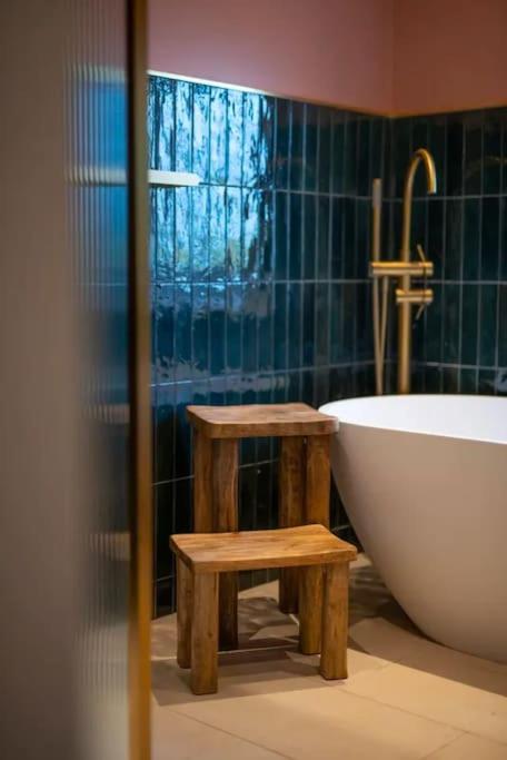 Newly renovated 4 Bedroom Cottage with Wood Burner