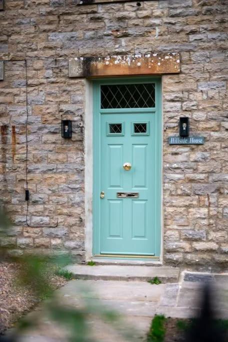 Newly renovated 4 Bedroom Cottage with Wood Burner