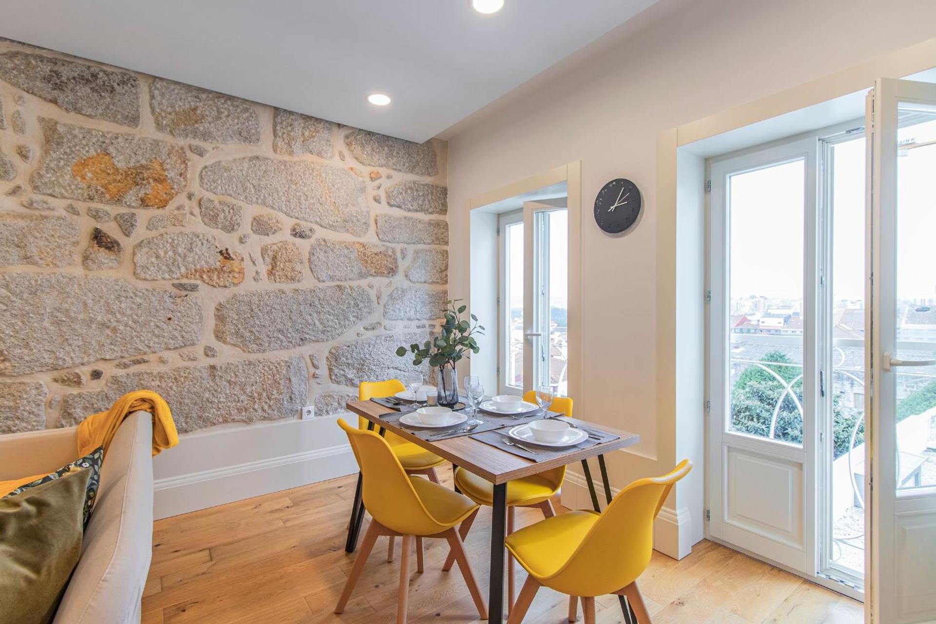 Rodrigues de Freitas 391 by LovelyStay