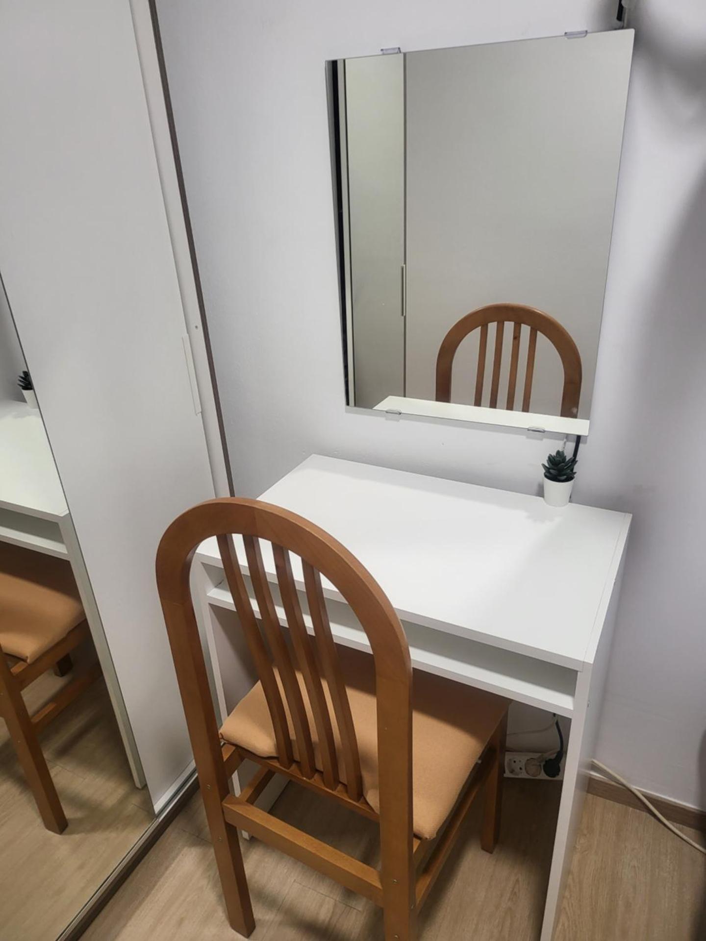 Habitaciones con baño compartido en bonito Apartamento en Badalona