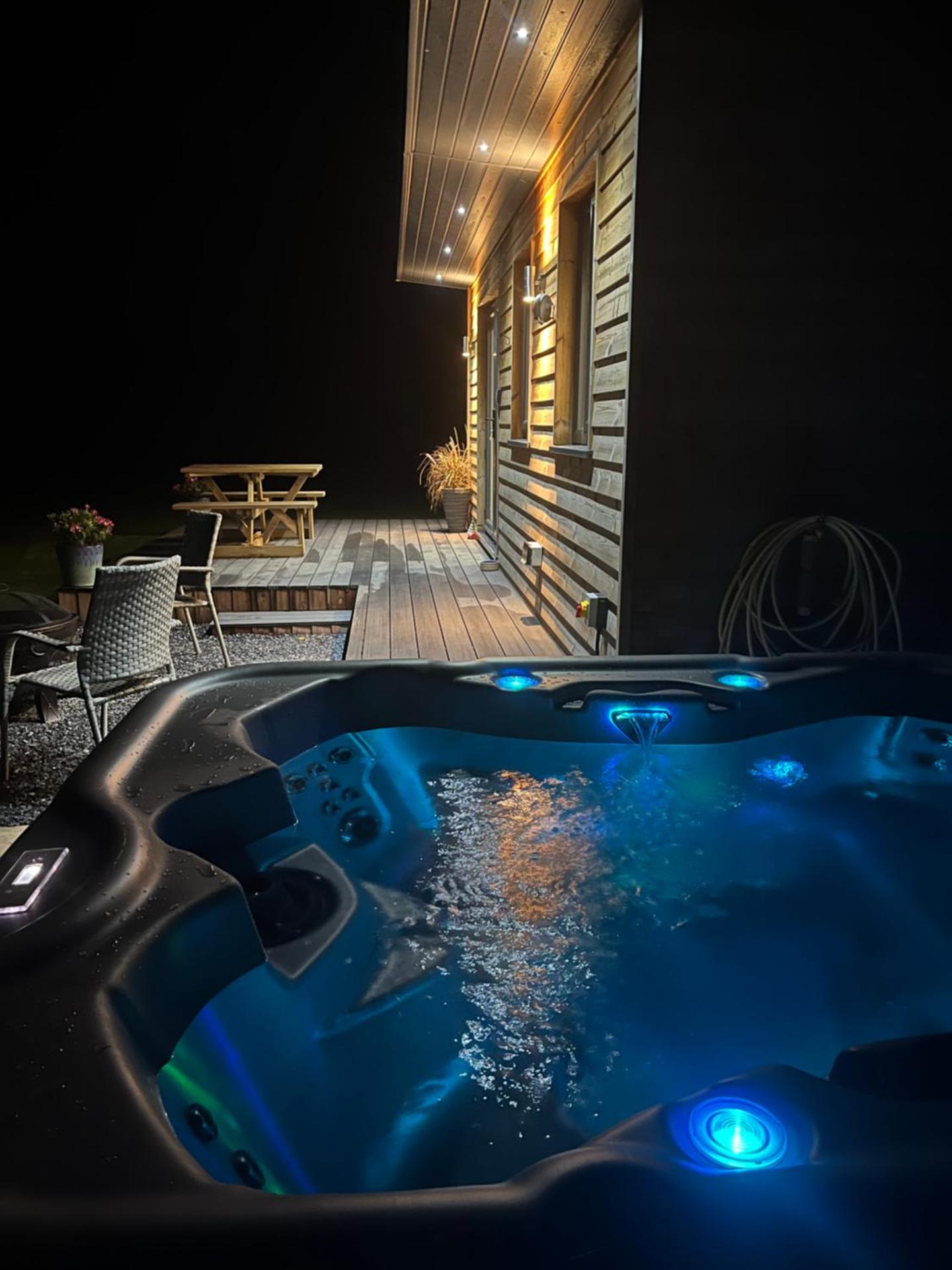 MAESLLAN CABINS - 'Golwg Y Mor'