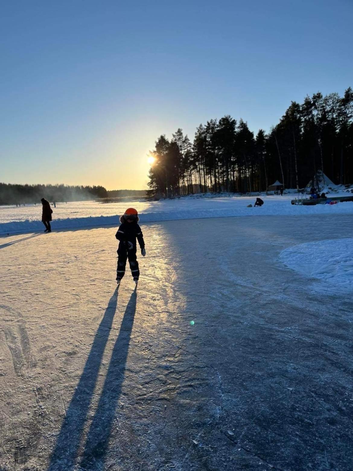 Lakeside log cabin Främby Udde Falun
