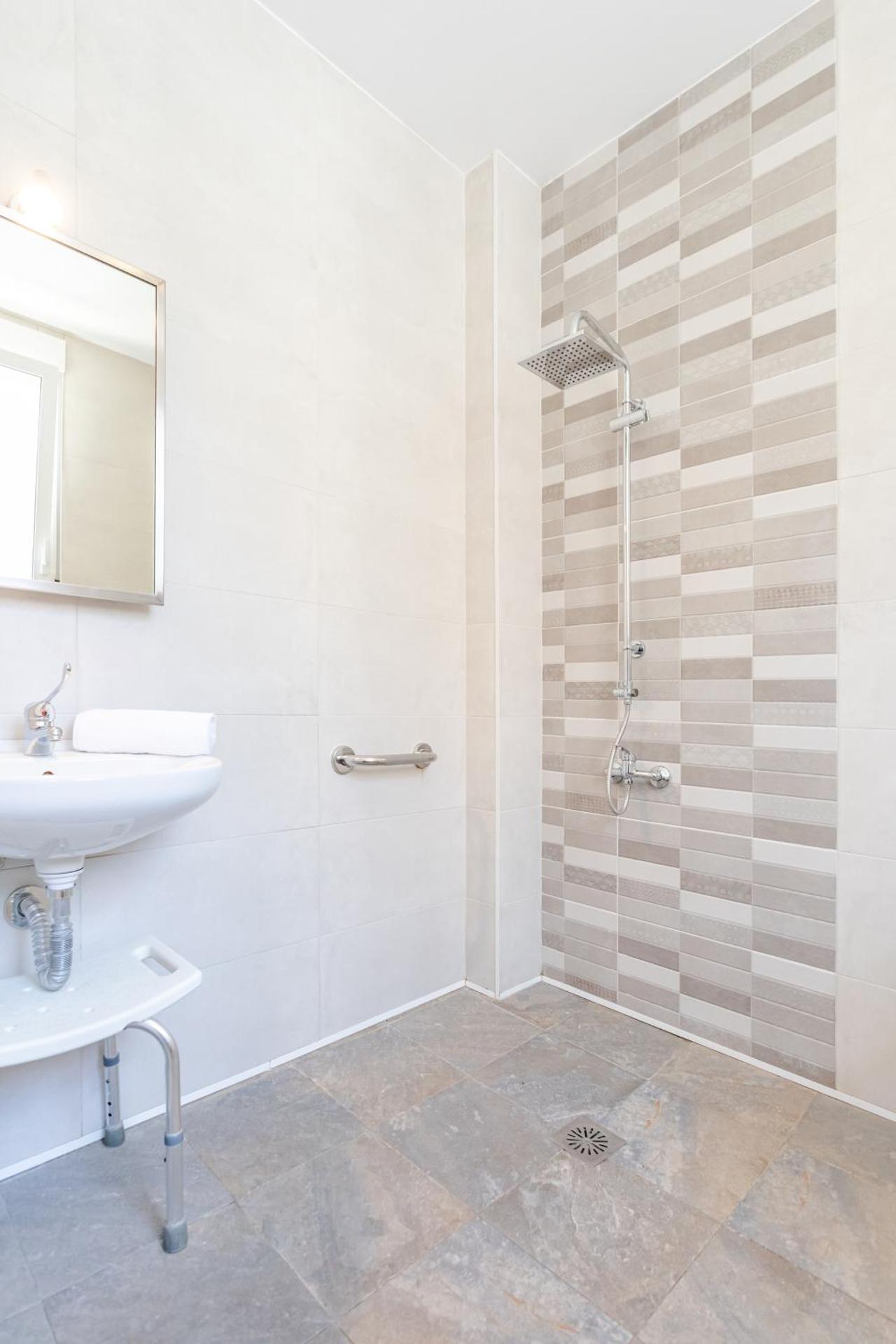 Single Room - Disability Access