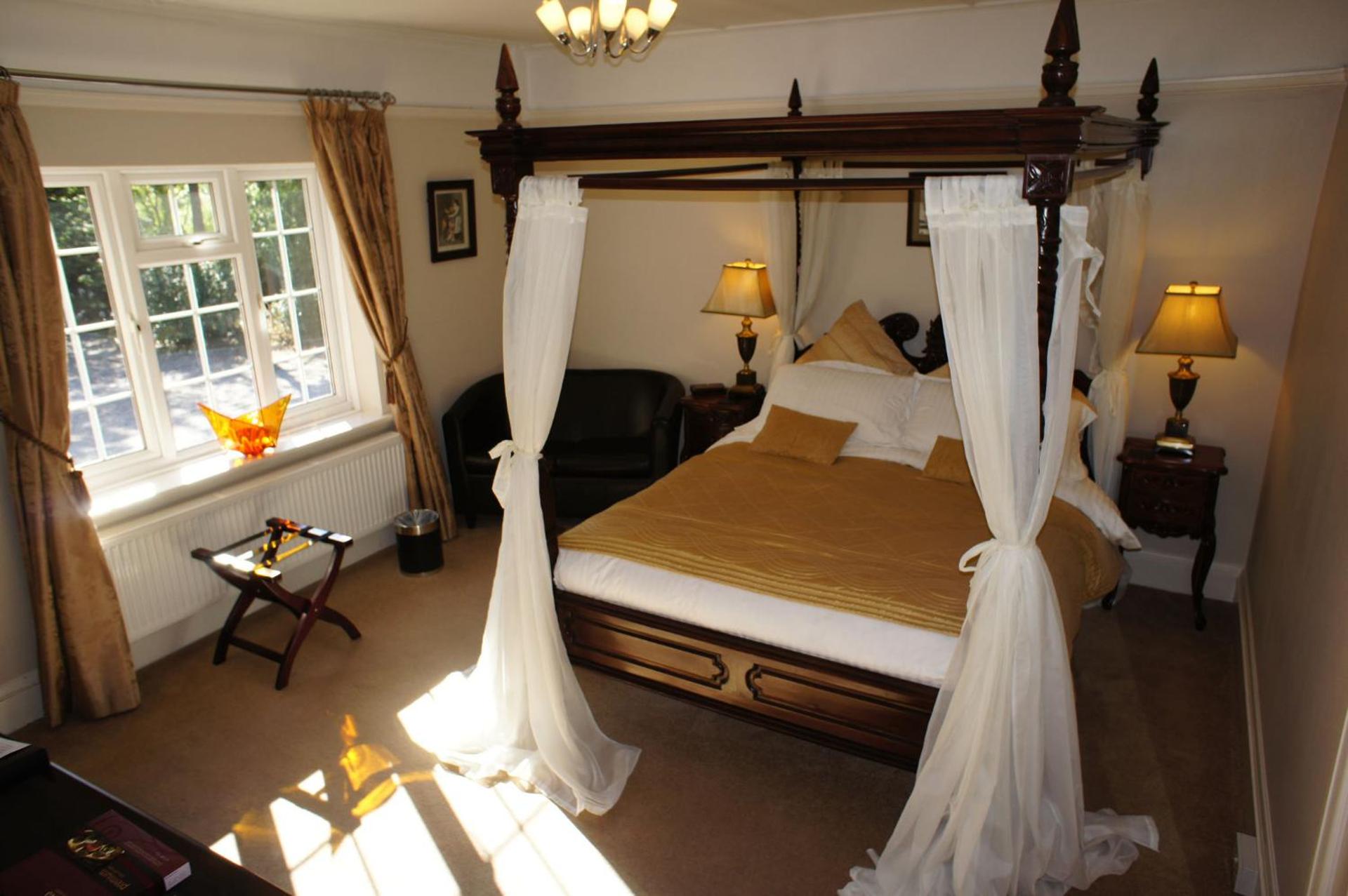 Luxury King Size Four Poster