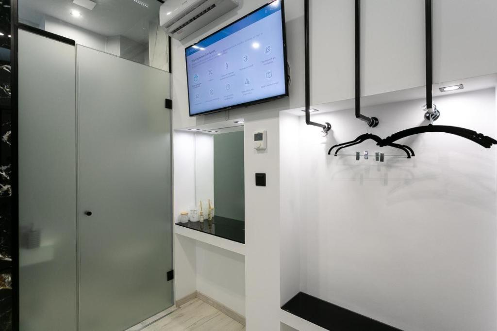 Near to White Tower 40sqm , gas heating, optical fiber, 2smart tv, private entrance