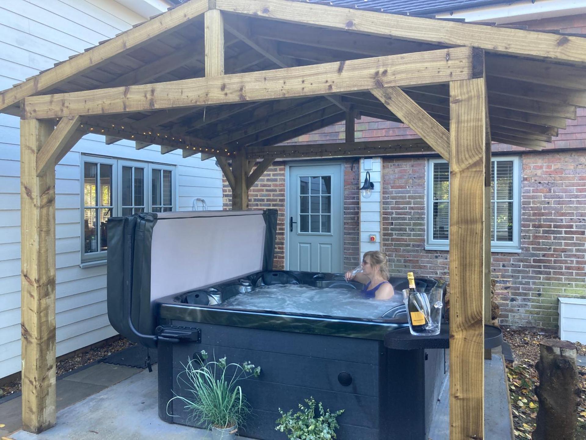 5BR-10Guests-Fireplace-HotTub-Pets ok - Parking