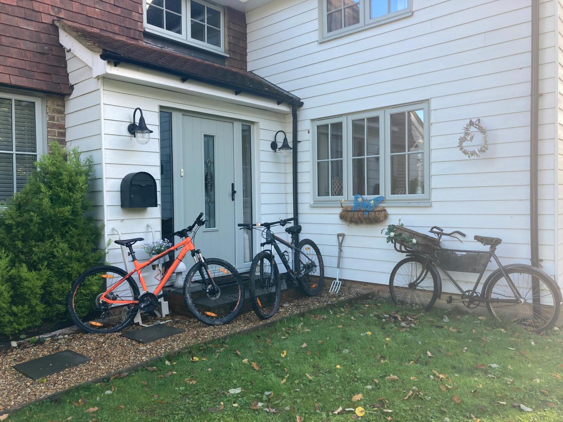 5BR-10Guests-Fireplace-HotTub-Pets ok - Parking