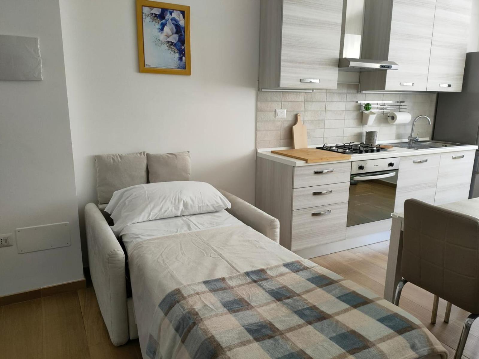 Villino Maria Pia, appartamento in villino in centro storico L'Aquila