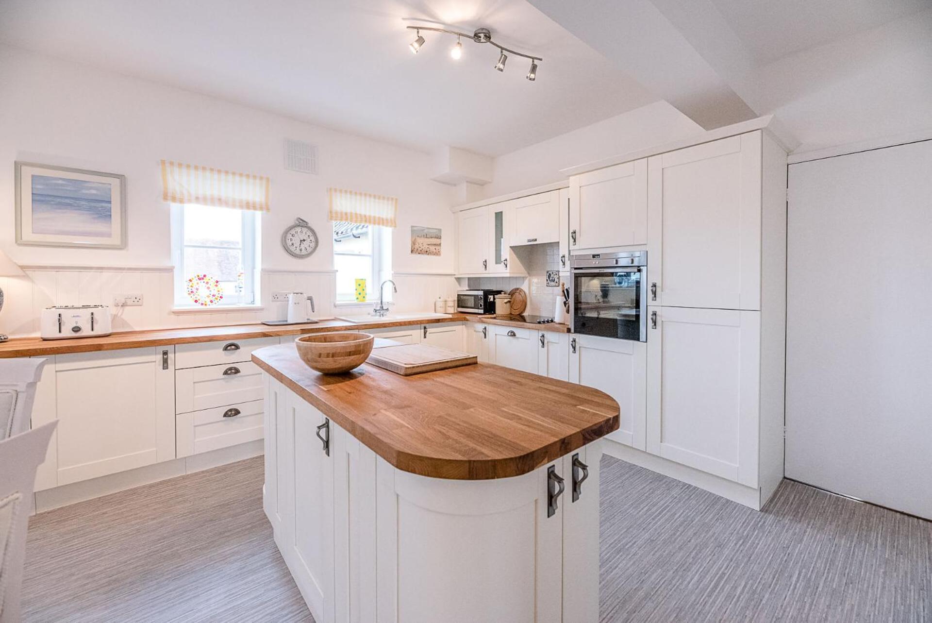 4 Ropers Court, Lavenham