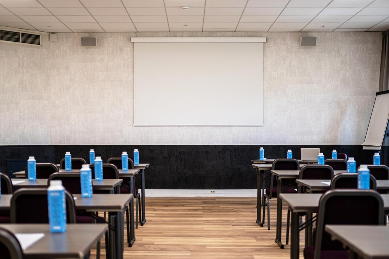 Meeting/conference room