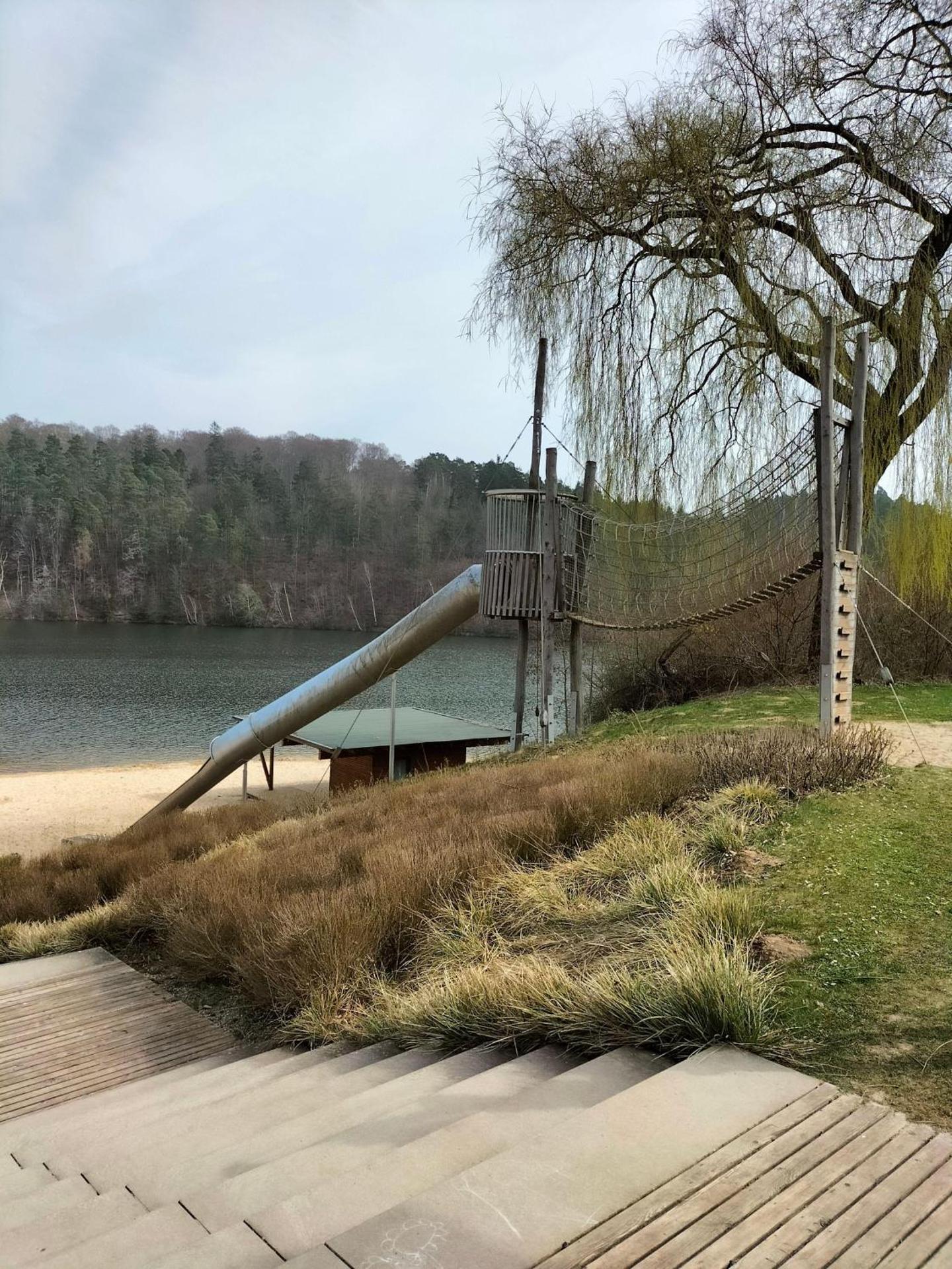 Neues-Ferienhaus-am-schoenen-Ferienpark-Twistesee-Naehe-Bad-Arolsen