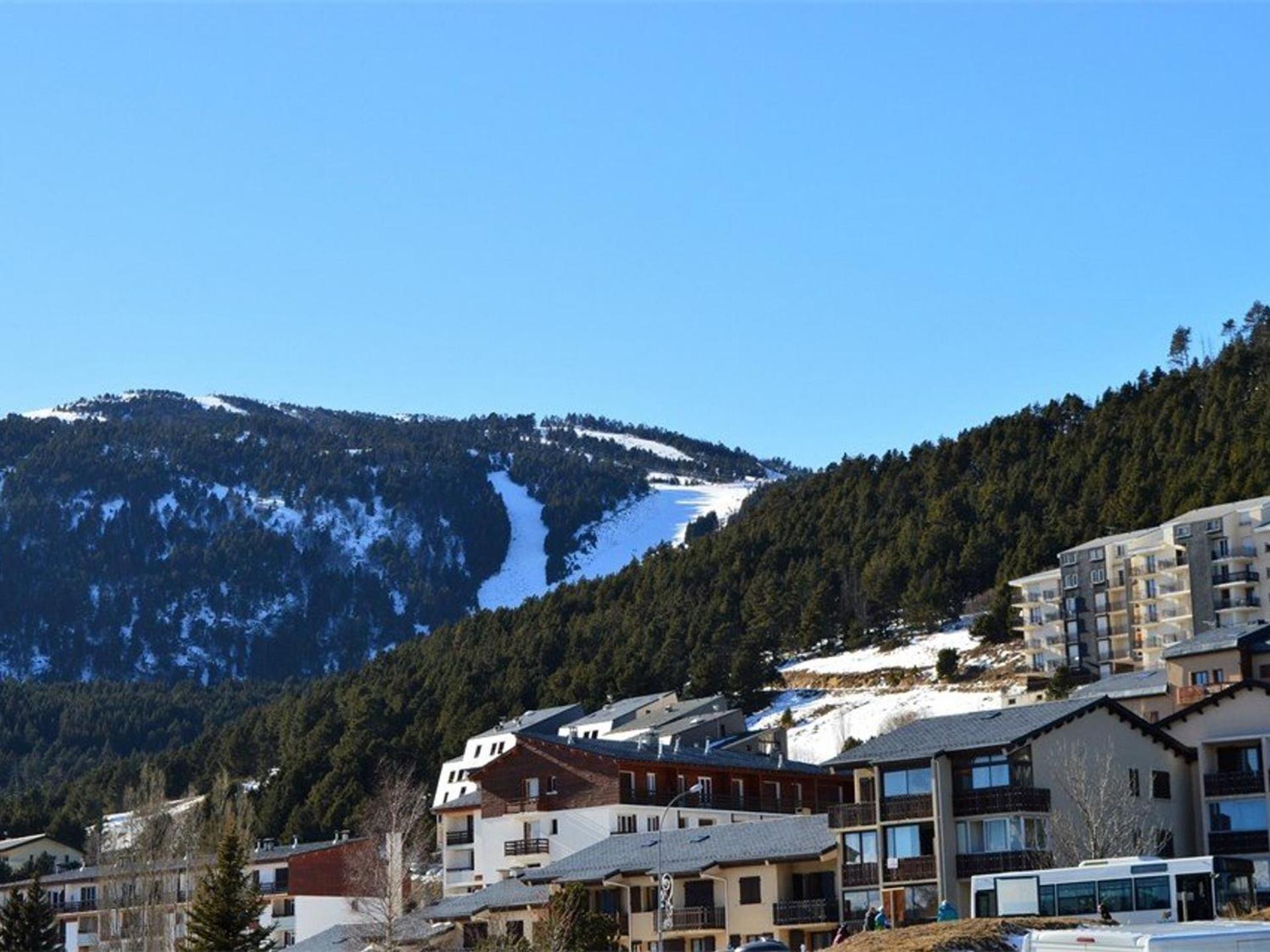 Studio Mezzanine avec Wifi aux Angles - FR-1-593-34