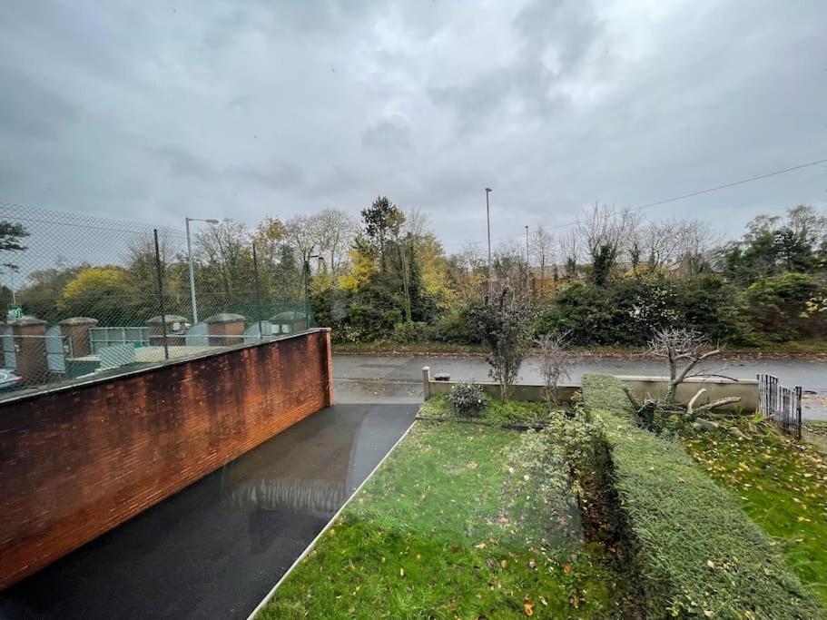 Cheerful 2 bed house on Causeway Coastal Route with parking