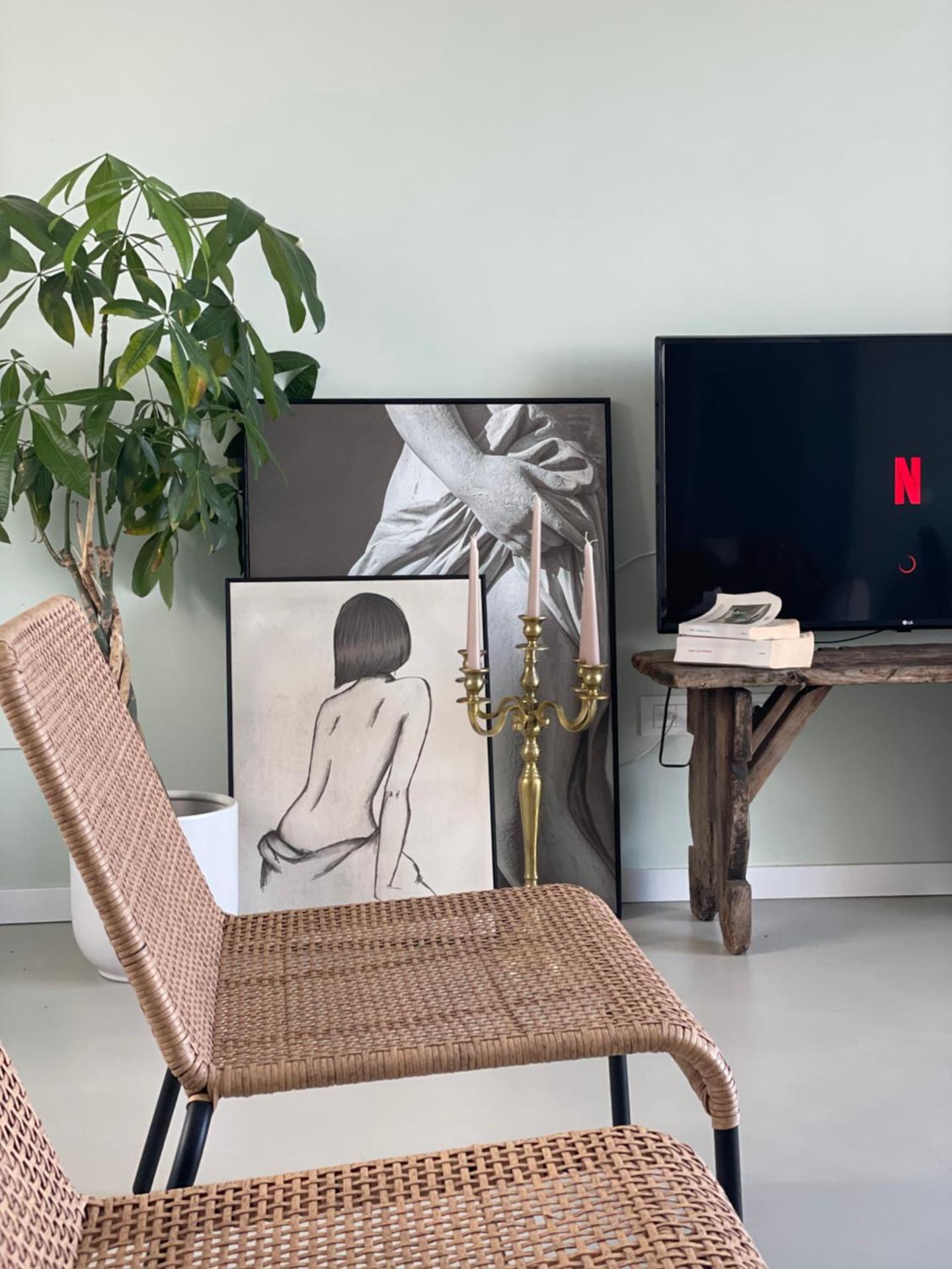 Communal lounge/ TV room