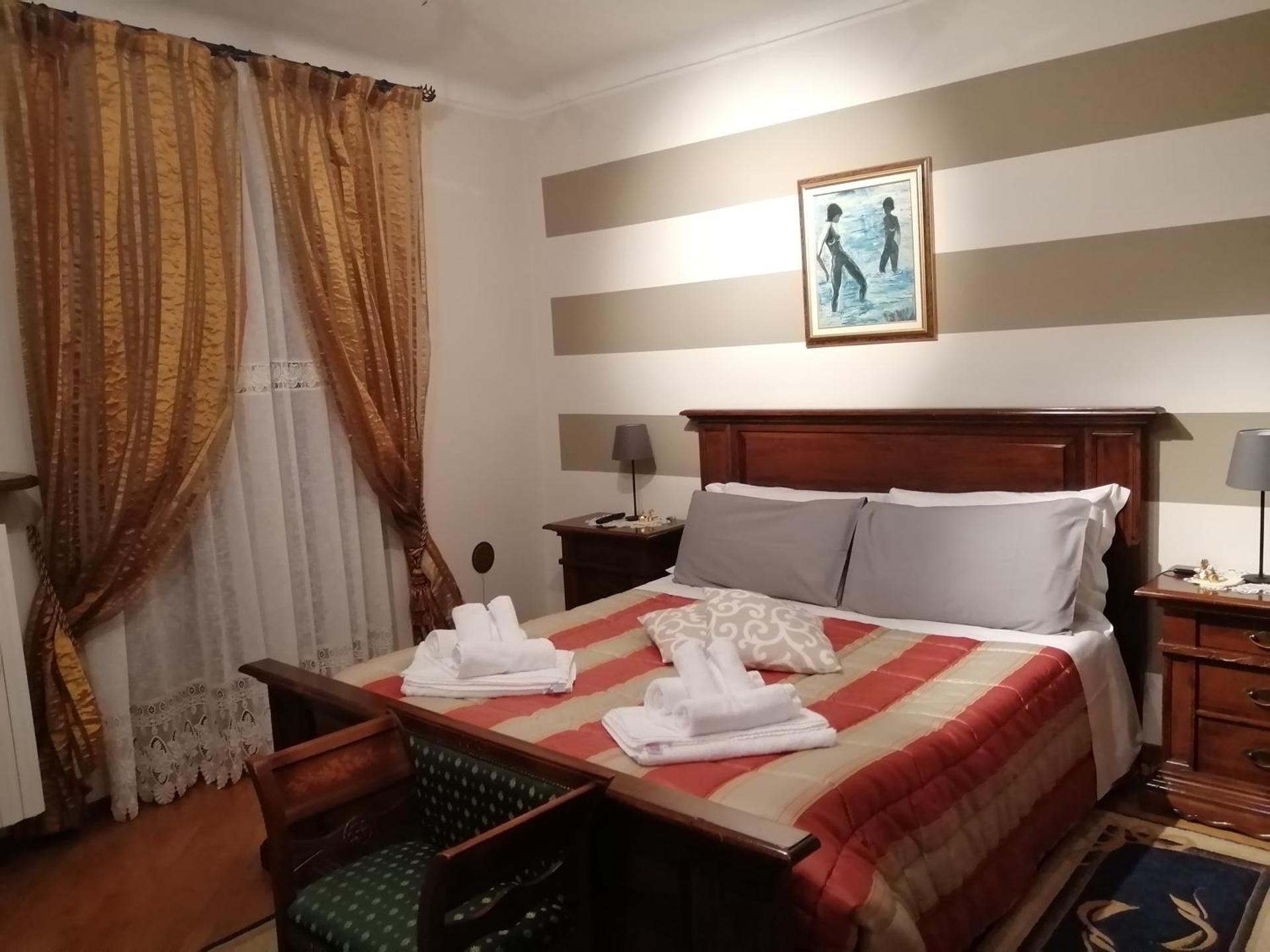 Holiday House Antica Dimora Soggiorni in langa centro storico La Morra