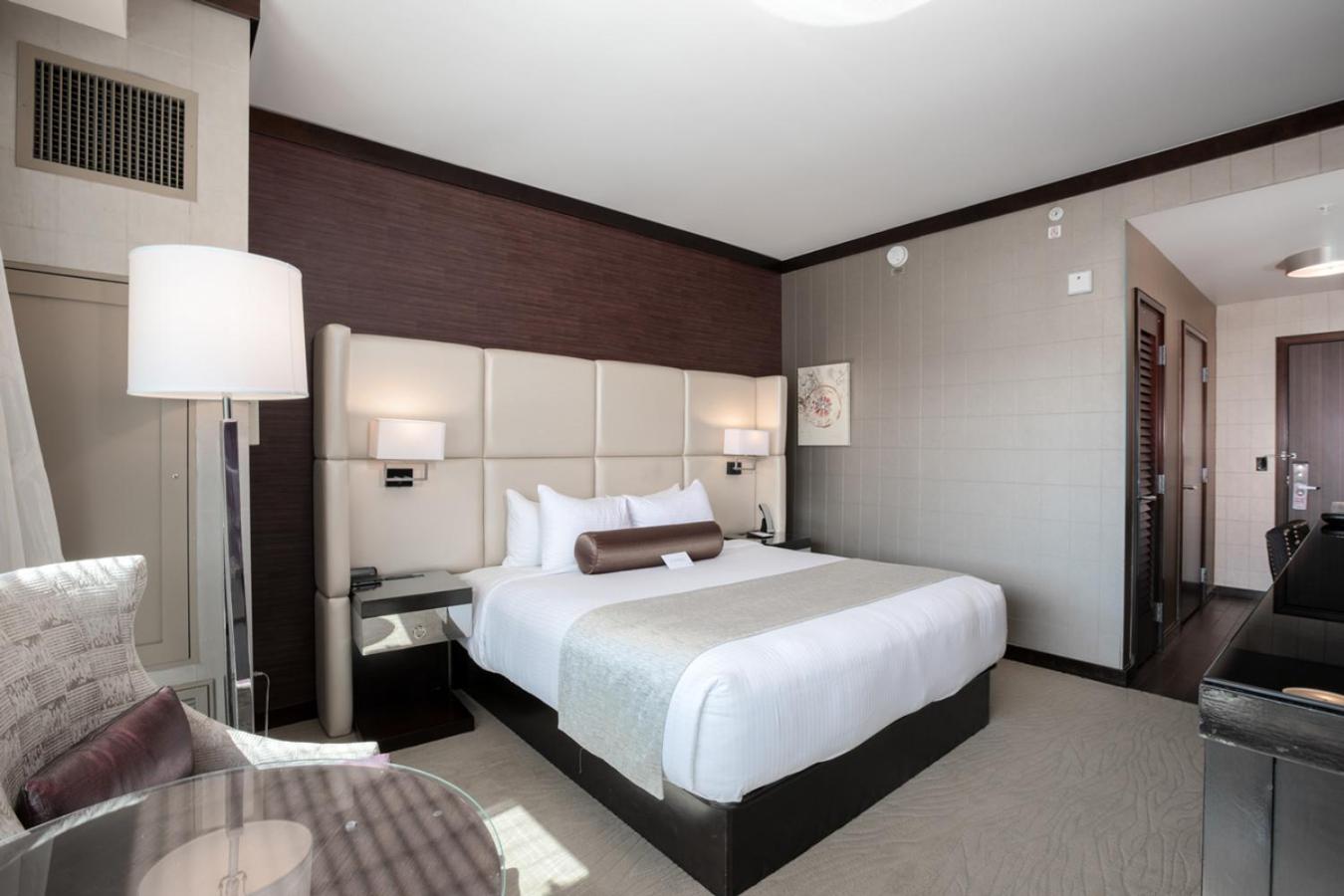 Deluxe King - Adult Only 21+ (Viejas Hotel)