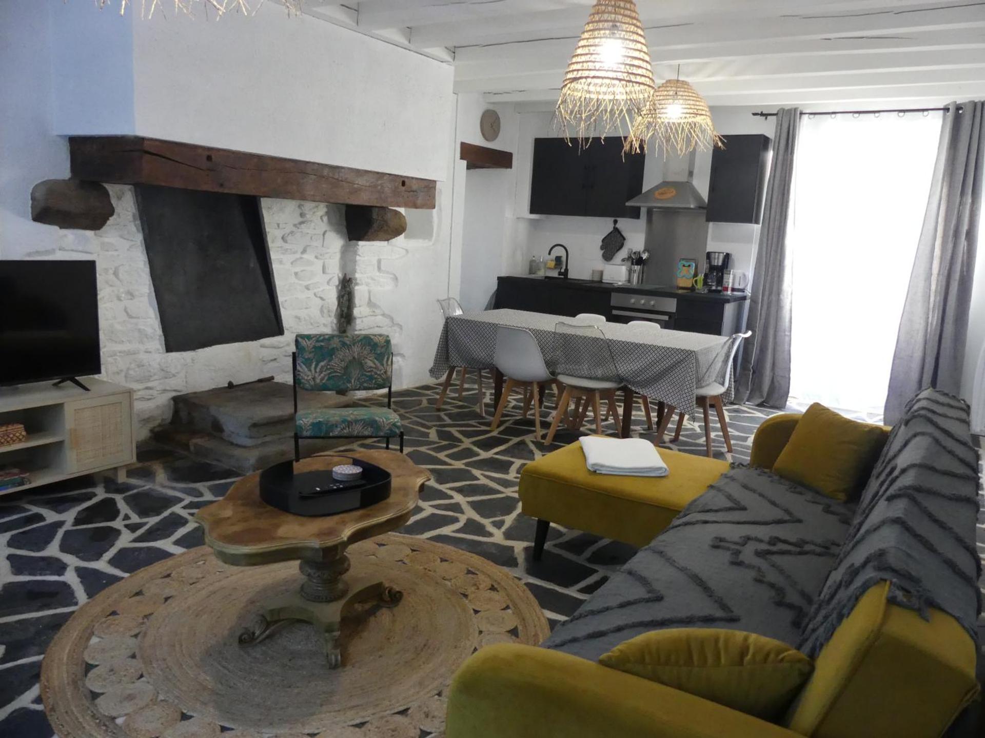 Communal lounge/ TV room