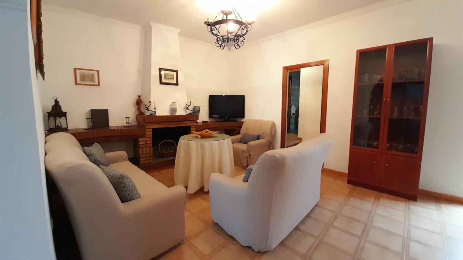 Communal lounge/ TV room