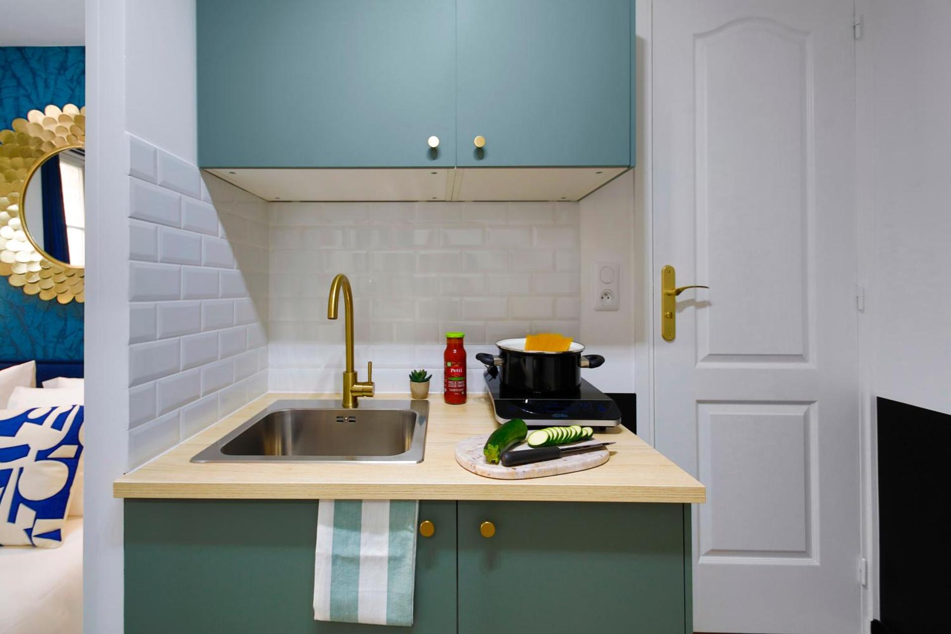 Kitchen or kitchenette