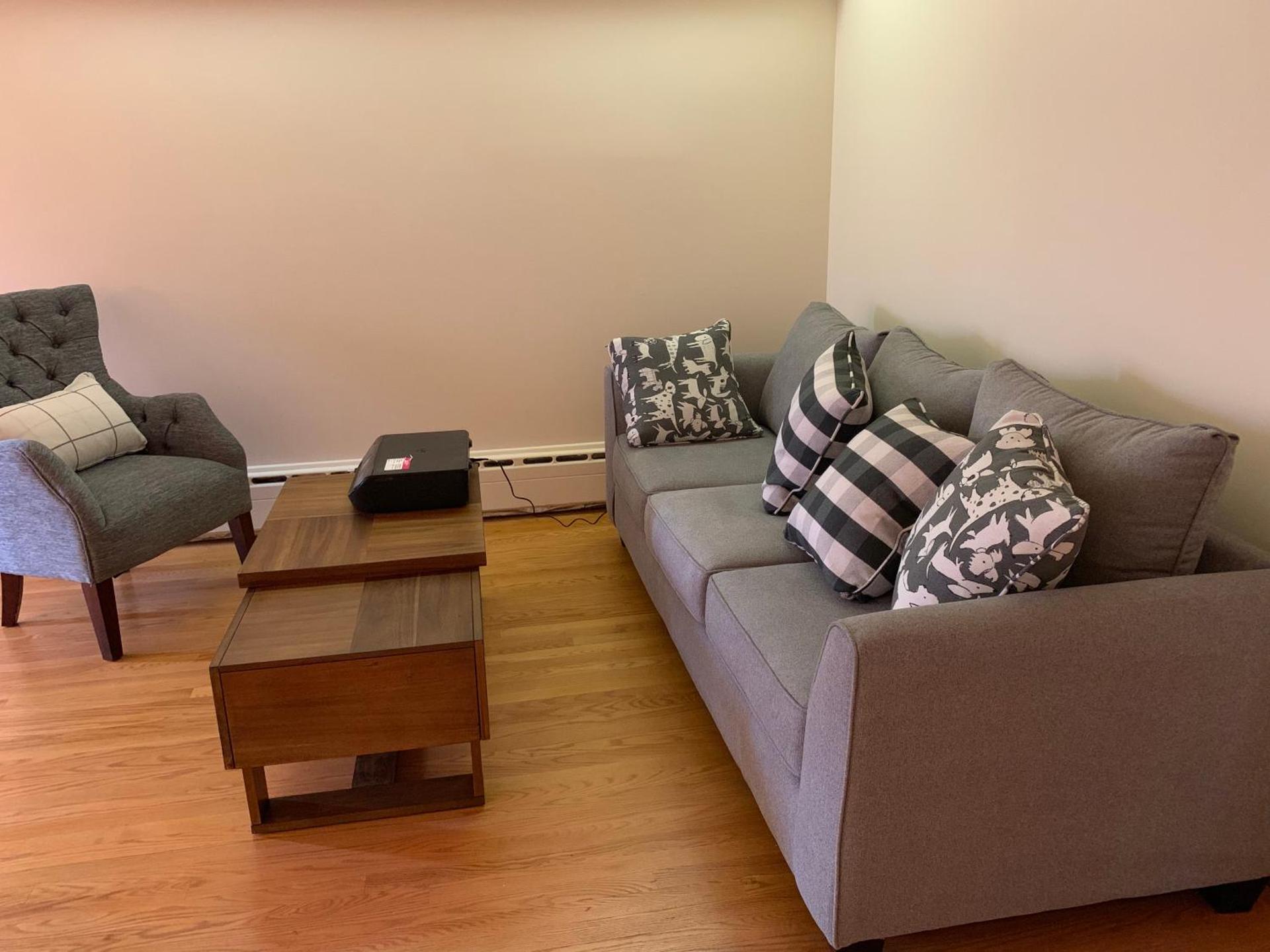 #1 Bright Private Room near New Brunswick, NJ downtown